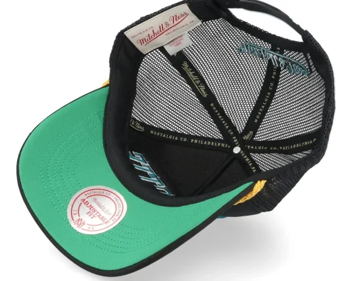 Trucker-Mitchell & Ness Charlotte Hornets Gold Leaf Vintage Trucker - Black