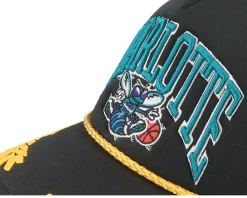 Trucker-Mitchell & Ness Charlotte Hornets Gold Leaf Vintage Trucker - Black