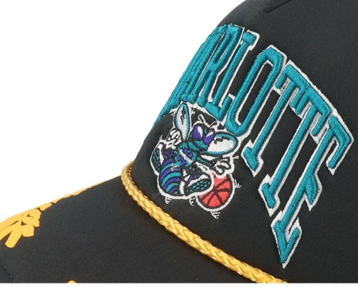 Trucker-Mitchell & Ness Charlotte Hornets Gold Leaf Vintage Trucker - Black