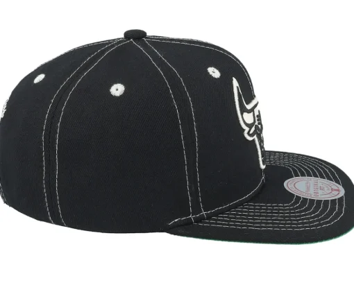 Best Mitchell & Ness Chicago Bulls Contrast Natural Snapback - Black