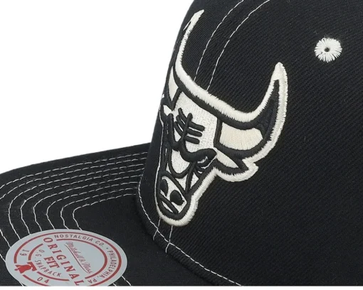 Best Mitchell & Ness Chicago Bulls Contrast Natural Snapback - Black