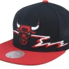 Snapback-Mitchell & Ness Chicago Bulls Life Line Black/Red Snapback -