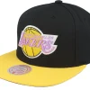 Snapback-Mitchell & Ness Los Angeles Lakers Core Basic /Gold Snapback - Black