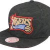Snapback-Mitchell & Ness Philadelphia 76ers Team Digi Camo Snapback - Black