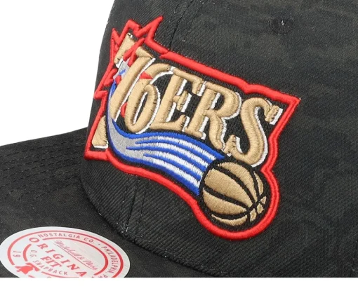 Snapback-Mitchell & Ness Philadelphia 76ers Team Digi Camo Snapback - Black