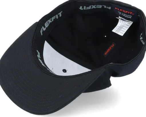 New Iconic Skull Crown Flat Brim Black Fitted -