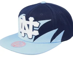 Outlet Mitchell & Ness University of N.Carolina Sharktooth Navy/Light Blue Snapback -